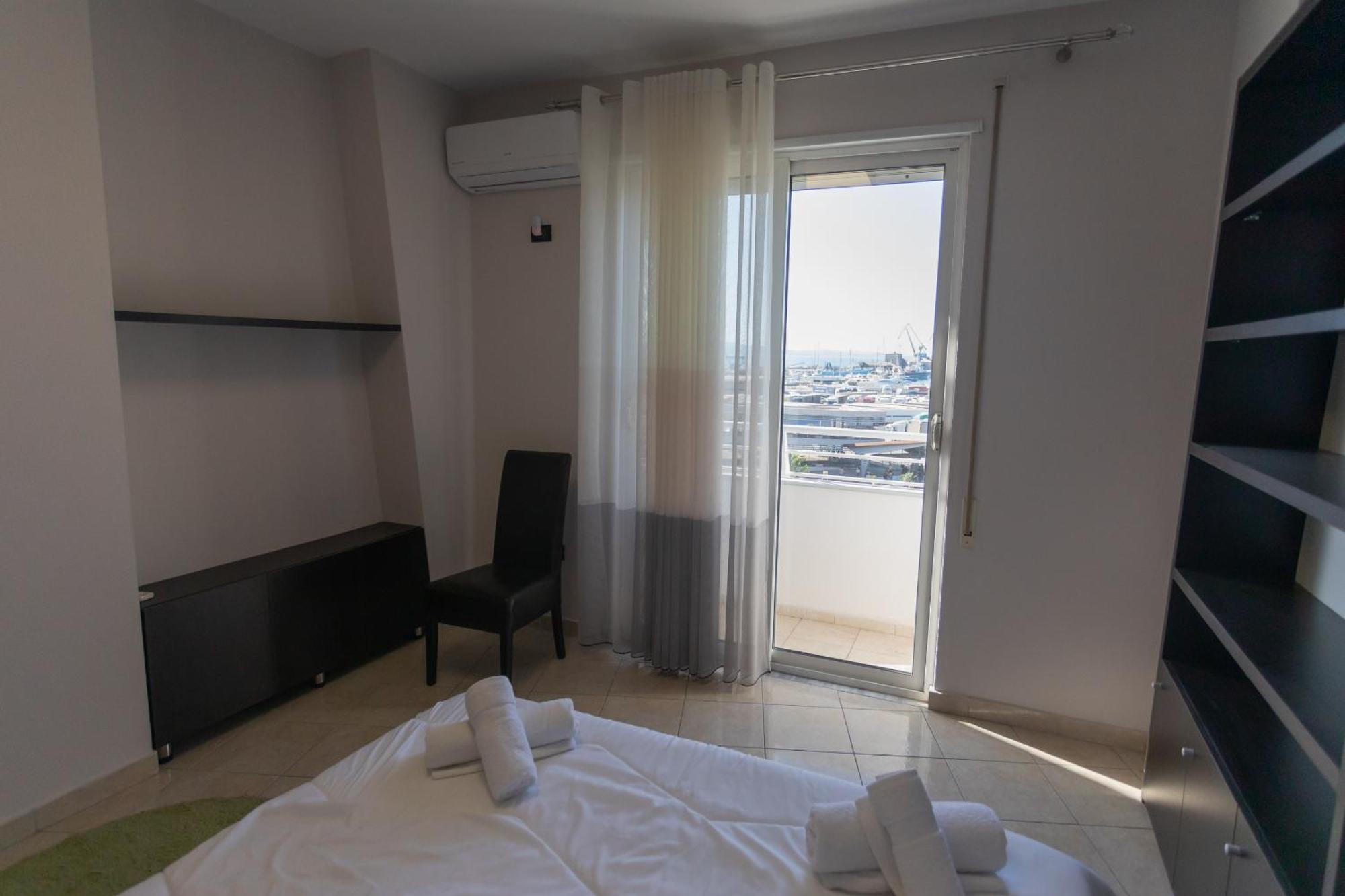 Apartment Port View