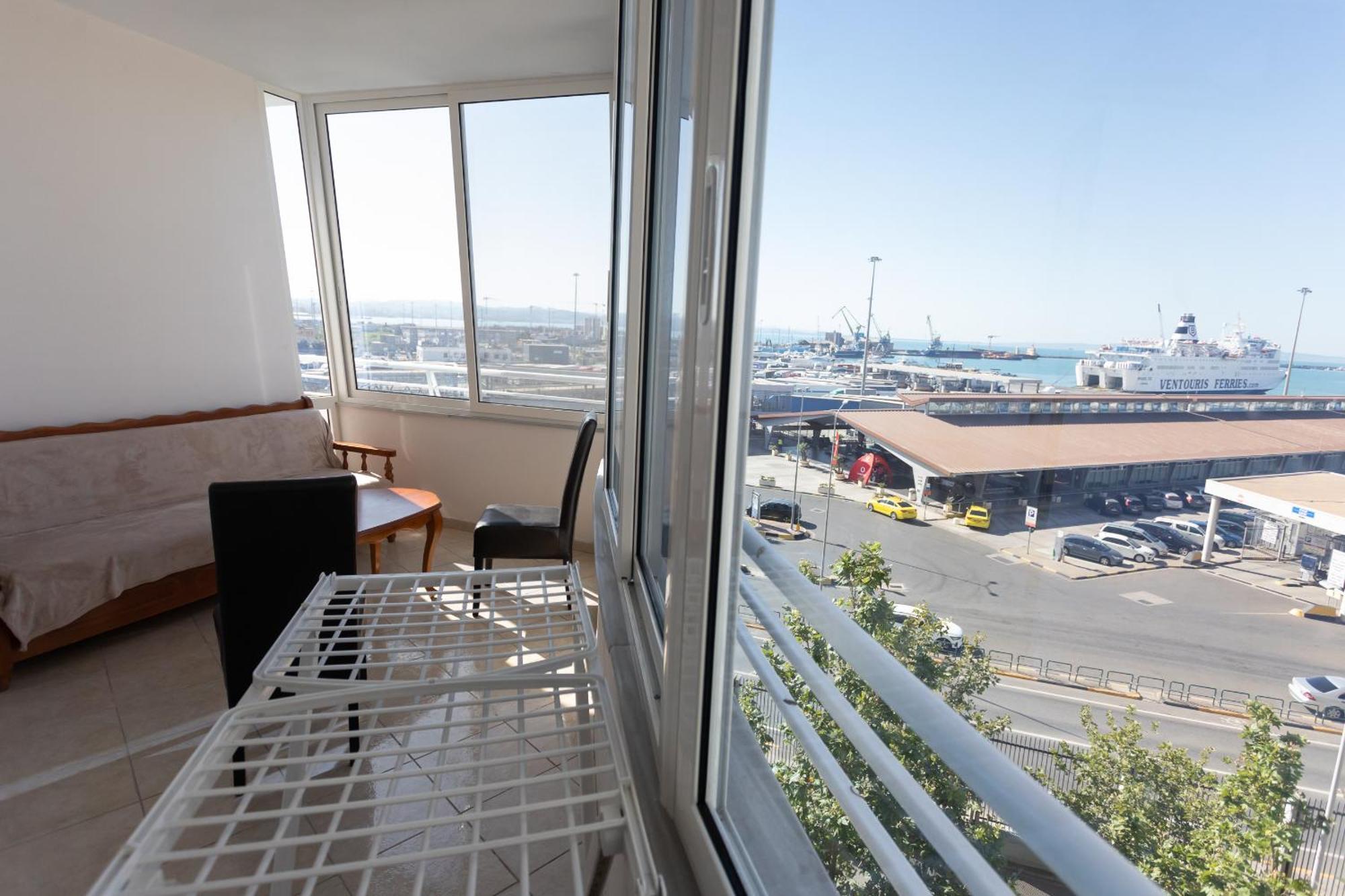 Port View Apartment